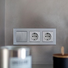 Выключатель одноклавишный проходной Werkel cеребряный рифленый W1112009 4690389158902 4