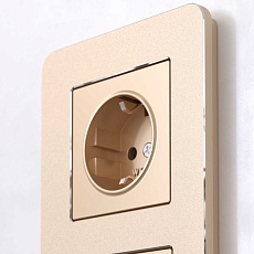 Рамка Werkel Platinum на 3 поста шампань W0032611 4690389184499 2