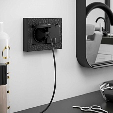 Розетка двойная влагозащищенная с заземлением с защитной крышкой и шторками Werkel черный W1172208 4690389178092 1