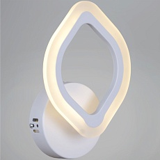 Бра Reluce 02301-0.2-01 WH 4