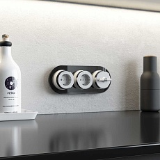 Рамка Werkel Favorit Runda на 3 поста черный W0035108 4690389166488 2