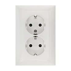 Розетка LK Studio двойная прямая с з/к, со шторками (белый) LK60 863704-1