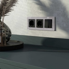 Рамка Werkel Favorit на 3 поста серый W0031115 4690389159824 3