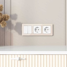 Рамка Werkel Acrylic на 3 поста айвори W0032743 4690389186295 1